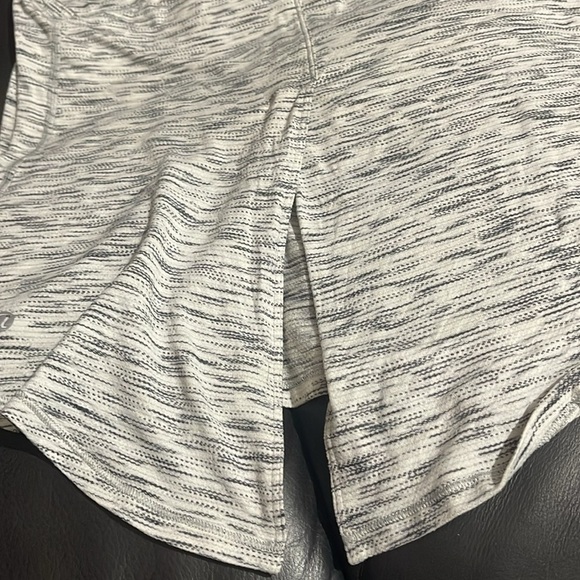 Lululemon Gray Patterned Tank - Picture 6 of 7